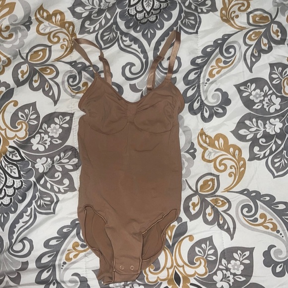 SKIMS Other Authentic Skims Sculpting Bodysuit With Snaps Poshmark